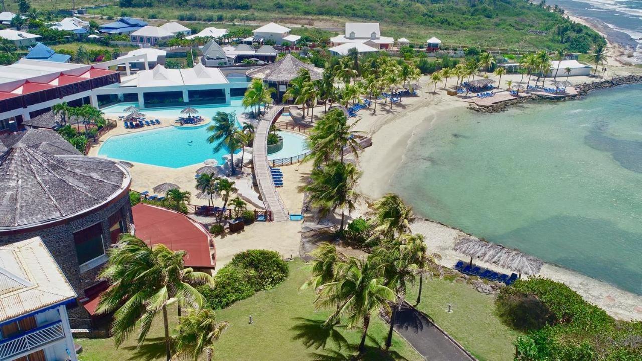 סן-פרנסואה Romantique Et Bel Appartement En Bord De La Mer, Piscine Surveillee Et Belle Plage A 50M מראה חיצוני תמונה