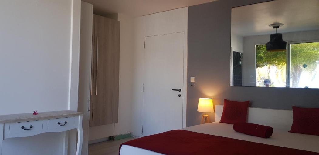 סן-פרנסואה Romantique Et Bel Appartement En Bord De La Mer, Piscine Surveillee Et Belle Plage A 50M מראה חיצוני תמונה